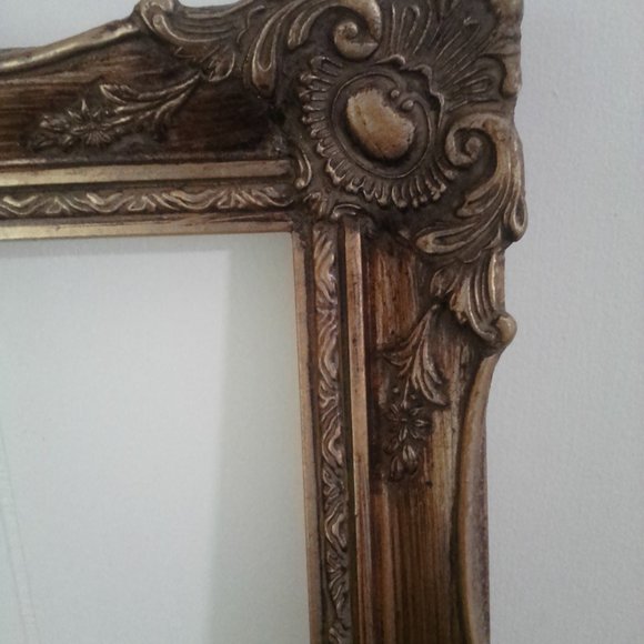 BEAUTIFUL ANTIQUE WOODEN GOLD FRAME (LAST MARKDOWN ) - Picture 12 of 13